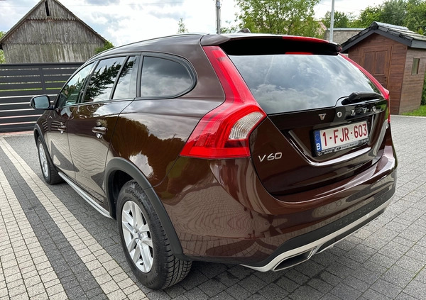 Volvo V60 Cross Country cena 67000 przebieg: 190000, rok produkcji 2018 z Kraków małe 742